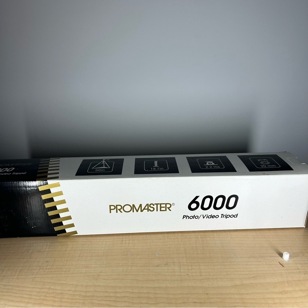 Promaster 6000 tripod brand new never used - Picture 2 of 4